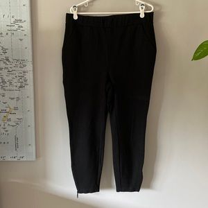 Universal Standard Moro Pocket Signature Ponte Pant